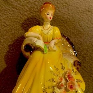 Beautiful vintage Josef Originals figurine